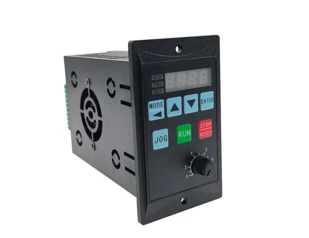 INVERSOR DE FREQUÊNCIA 750W 1 CV 220V MONOFA/TRIFÁSICO RS485 SUSWE°°