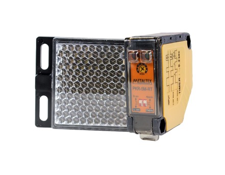 PKR-5M-RT SENSOR FOTOELÉTRICO RETROREFLECTIVO 5M 90-260VCA  20-30VCC METALTEX°°
